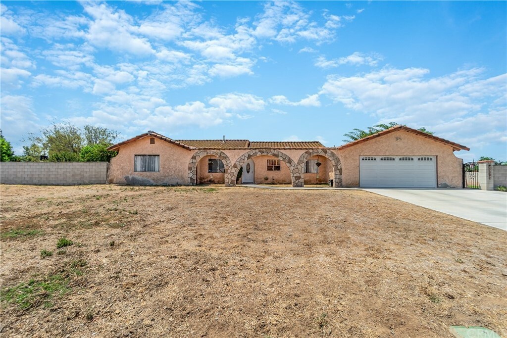 Property Photo:  17585 Sandy Terrace  CA 92504 