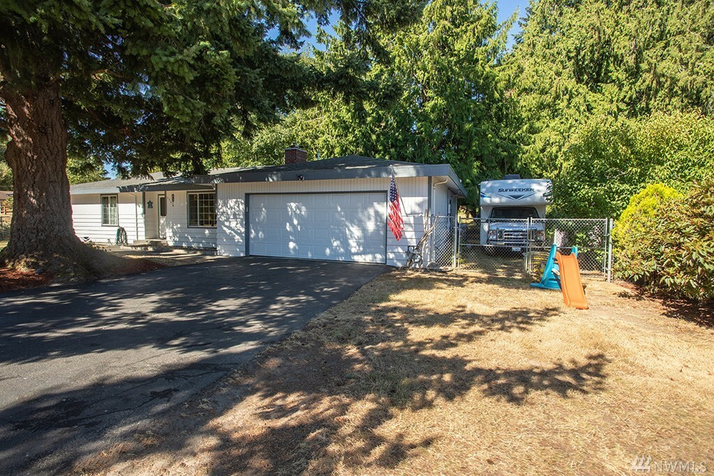 Property Photo:  3505 Cedargrove St  WA 98310 