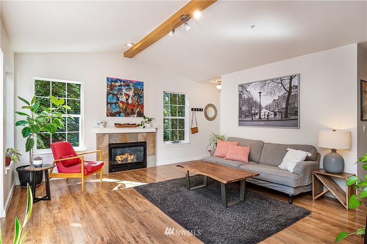 Property Photo: 25025 SE Klahanie Boulevard J304 WA 98029