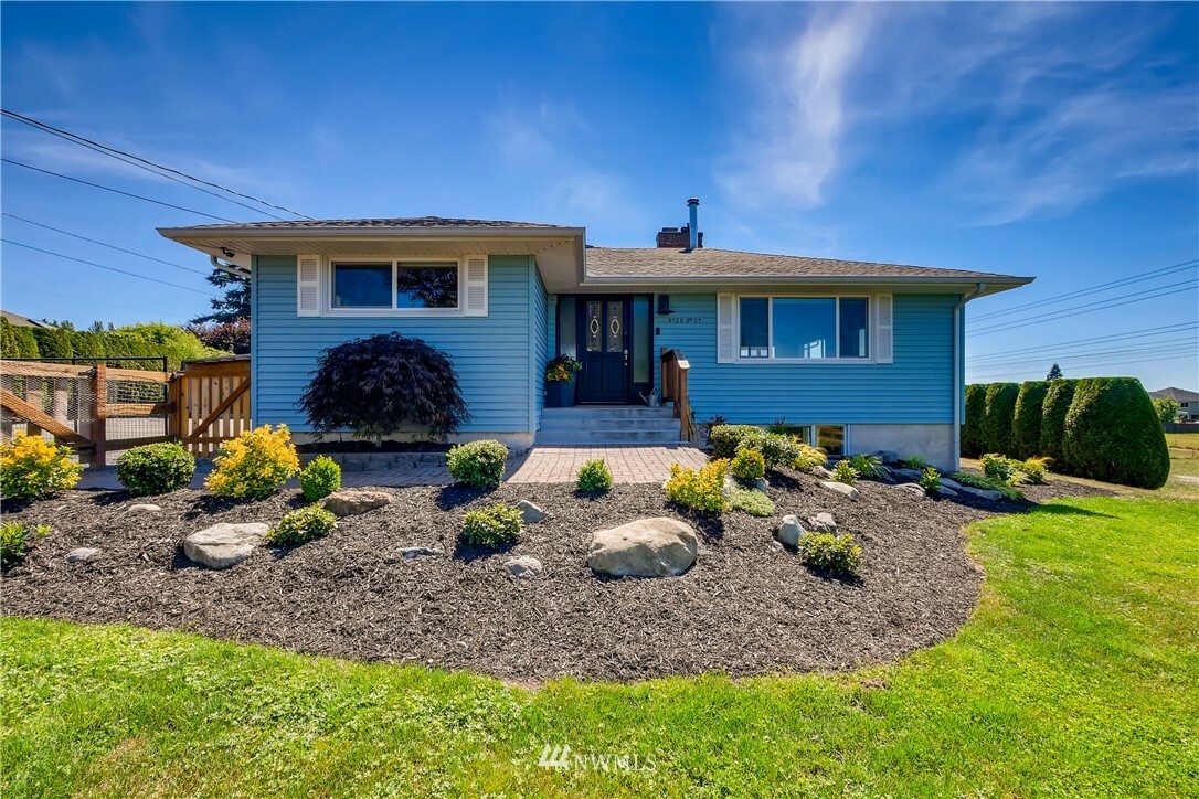 Property Photo: 8120 8th Street SE WA 98258