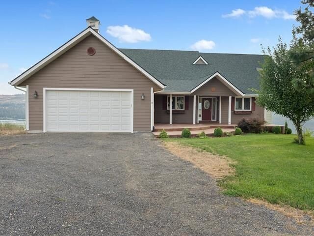 Property Photo: 6429 Lakeview Dr WA 99026