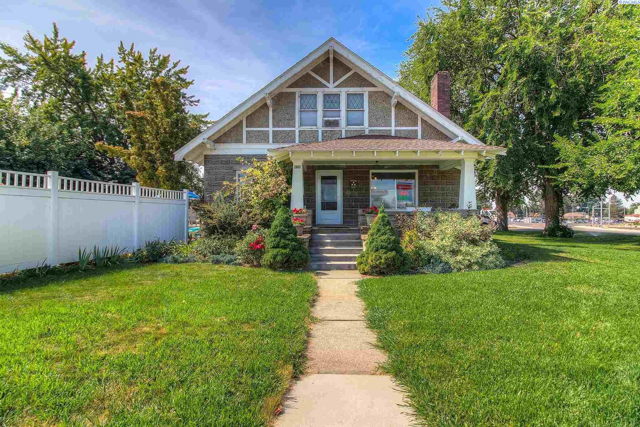 Property Photo: 301 7th Street WA 99350