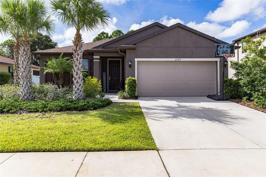 Property Photo:  2529 Sherman Oak Drive  FL 34289 