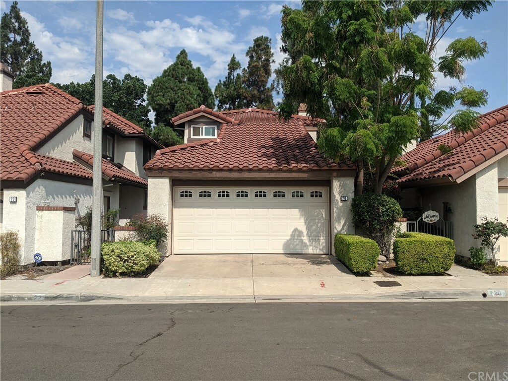 20 Avellino  Irvine CA 92620 photo