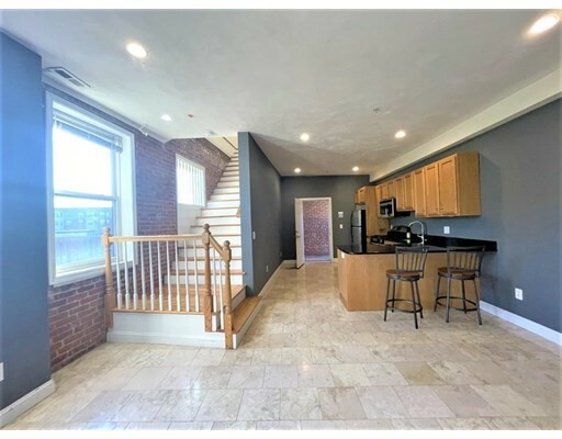 Property Photo: 61 Exchange Street 11 MA 02148