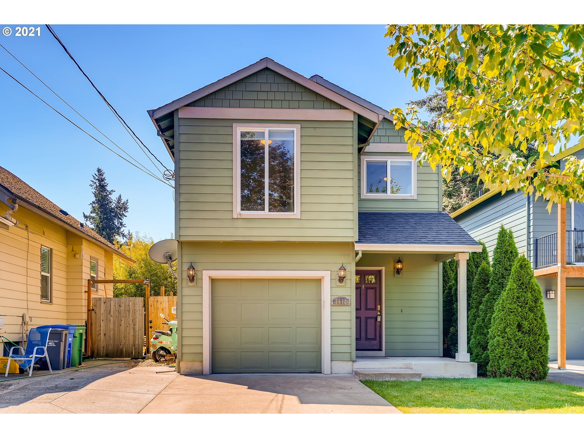 Property Photo: 7914 SE Tolman St OR 97206