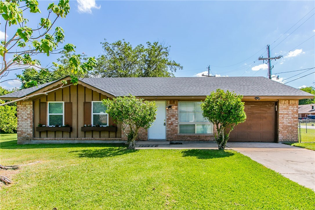 Property Photo:  102 Mary Alice Drive  TX 76689 