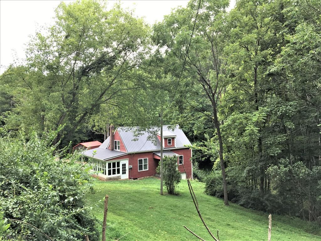 Property Photo:  371 Dark Hollow Road  PA 15522 