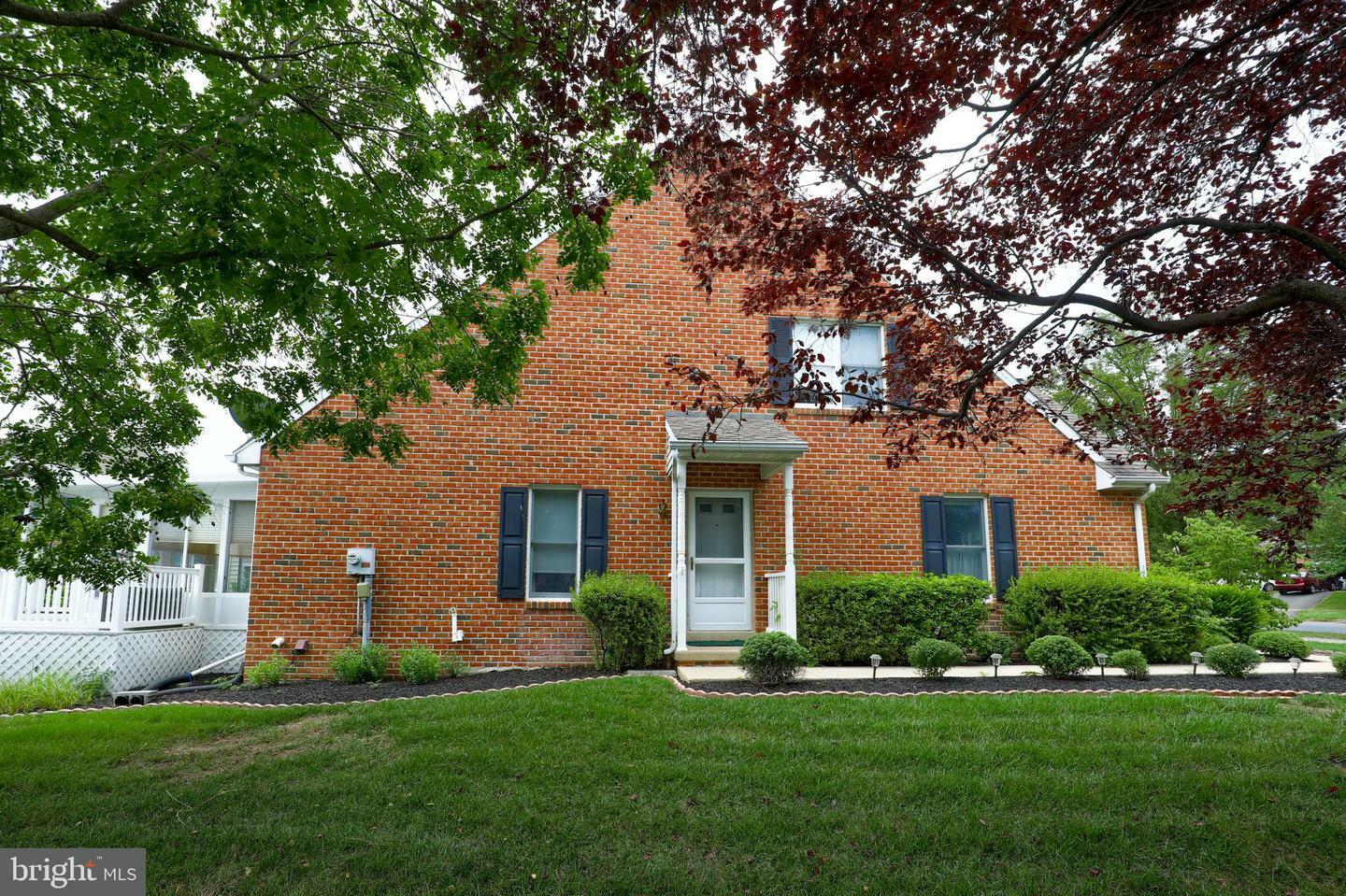 Property Photo:  404 Huntington Drive  PA 17554 