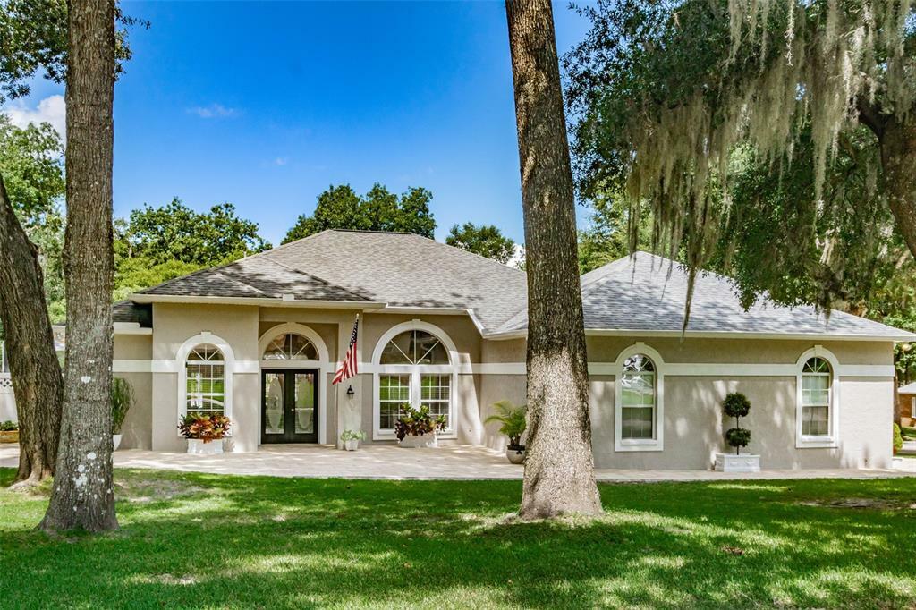Property Photo: 11508 River Country Drive FL 33569