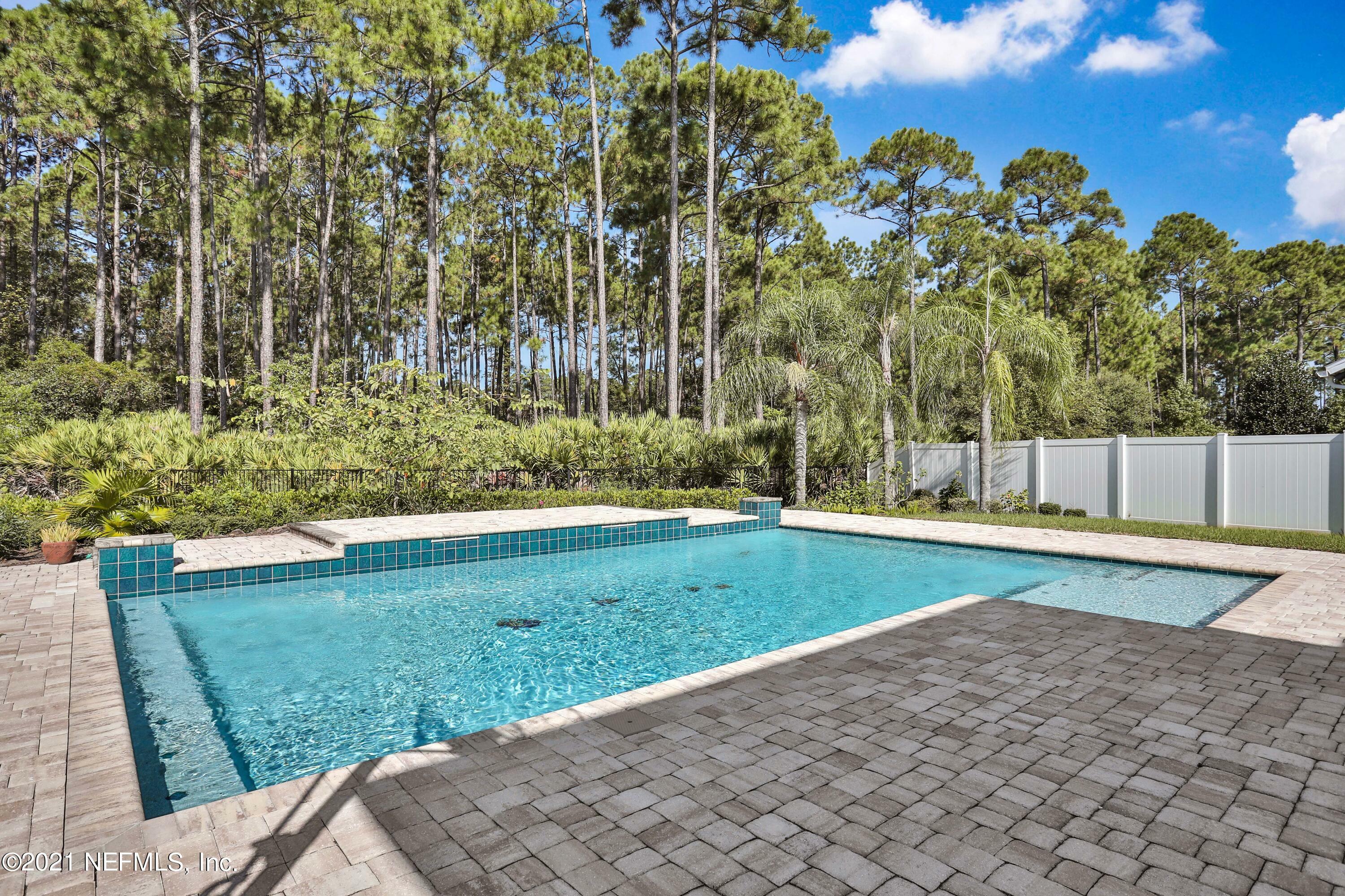Property Photo: 225 Front Door Lane FL 32095