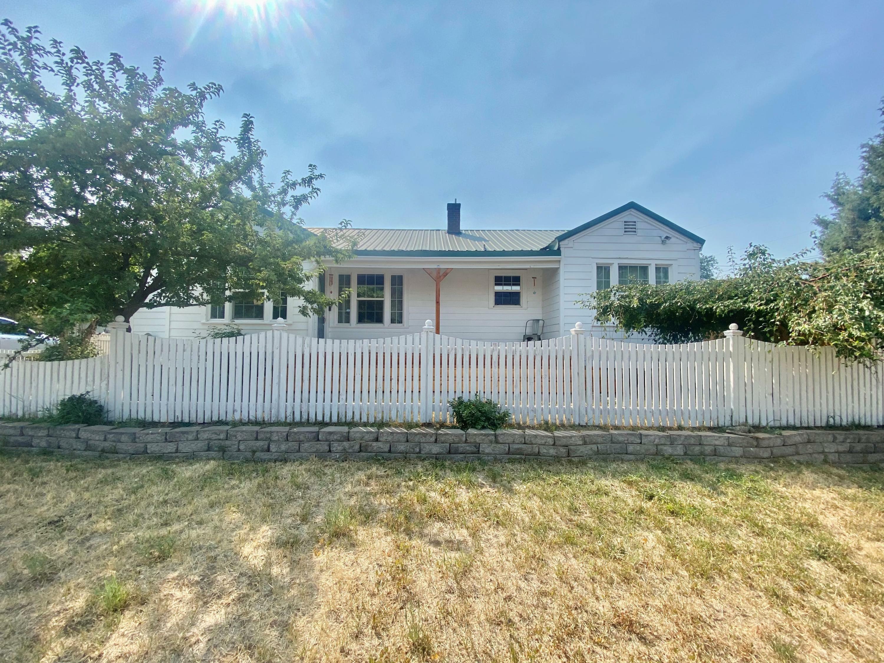 403 Torrey Street  Klamath Falls OR 97601 photo