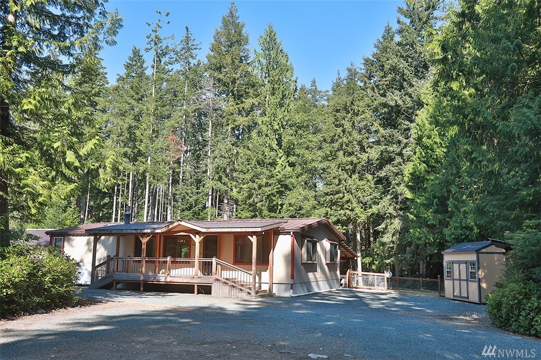 Property Photo: 2645 Parkwood Dr E WA 98260