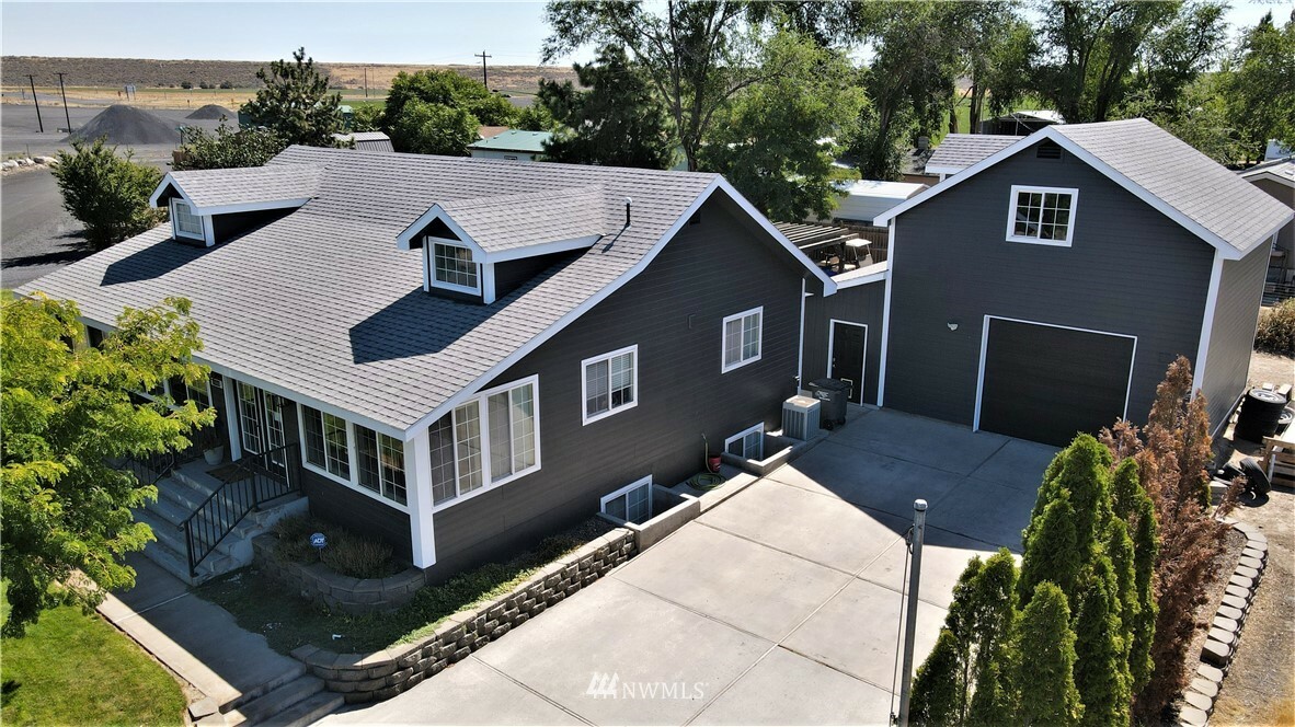 Property Photo: 10469 Northern Avenue NE WA 99115