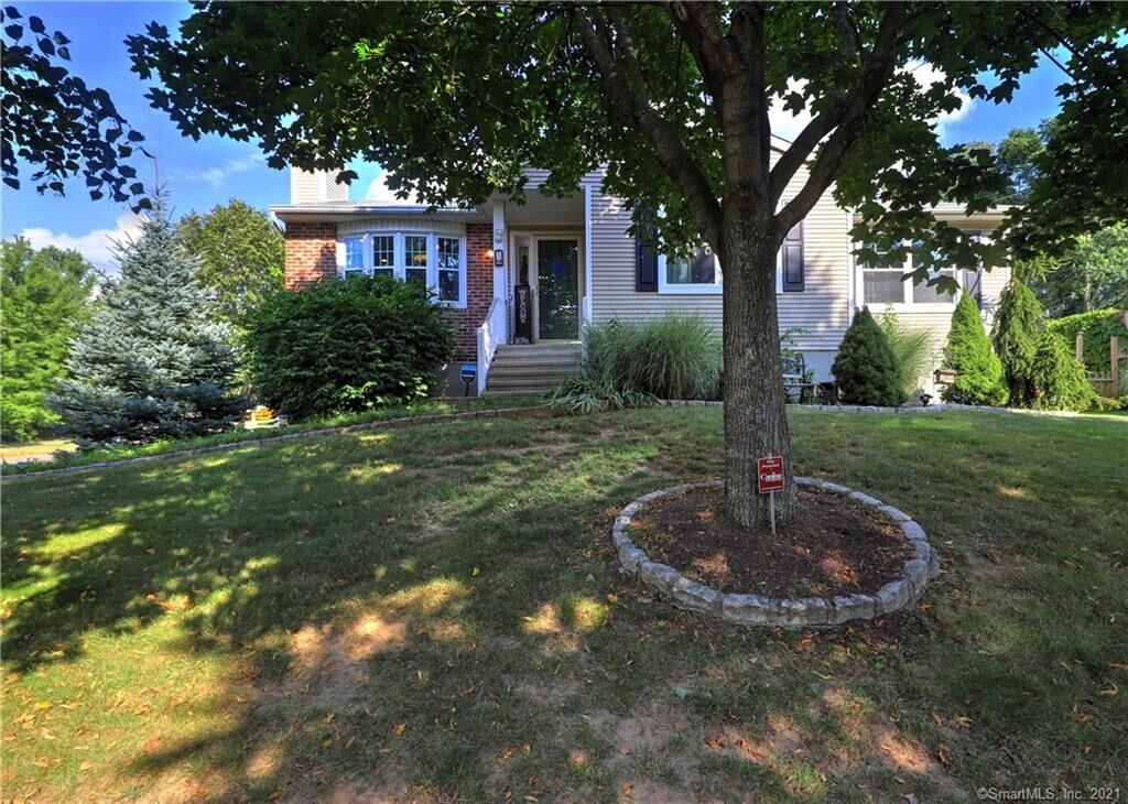 Property Photo: 1 Spruce Peak Lane CT 06516
