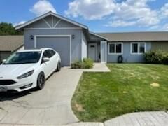 Property Photo: 813 SE Maliah Avenue OR 97741