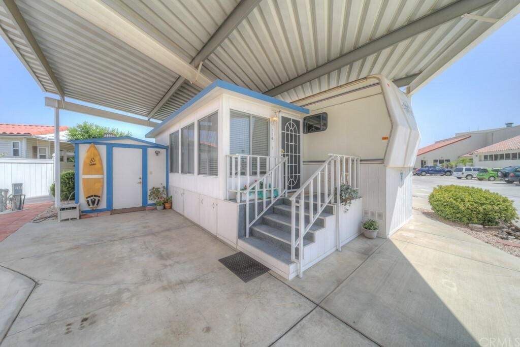 Property Photo:  1295 S Cawston Avenue 114  CA 92545 