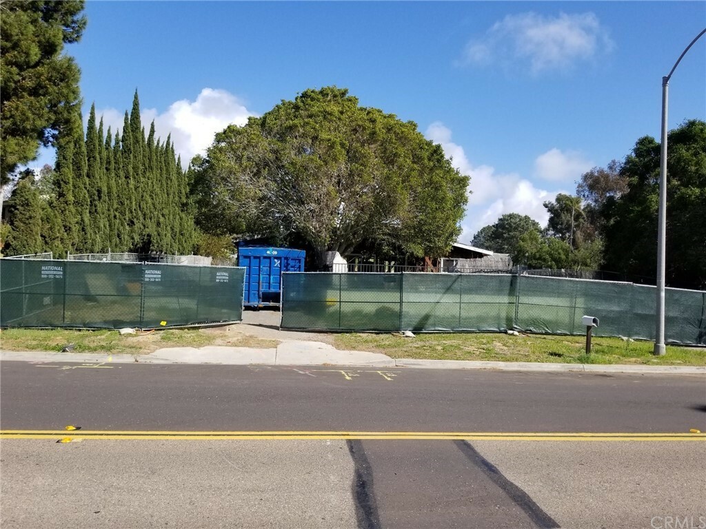 Property Photo:  1435 Lake Drive  CA 92024 