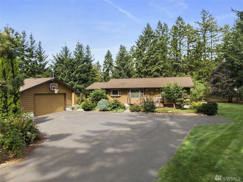 Property Photo: 22211 78th Ave E WA 98338