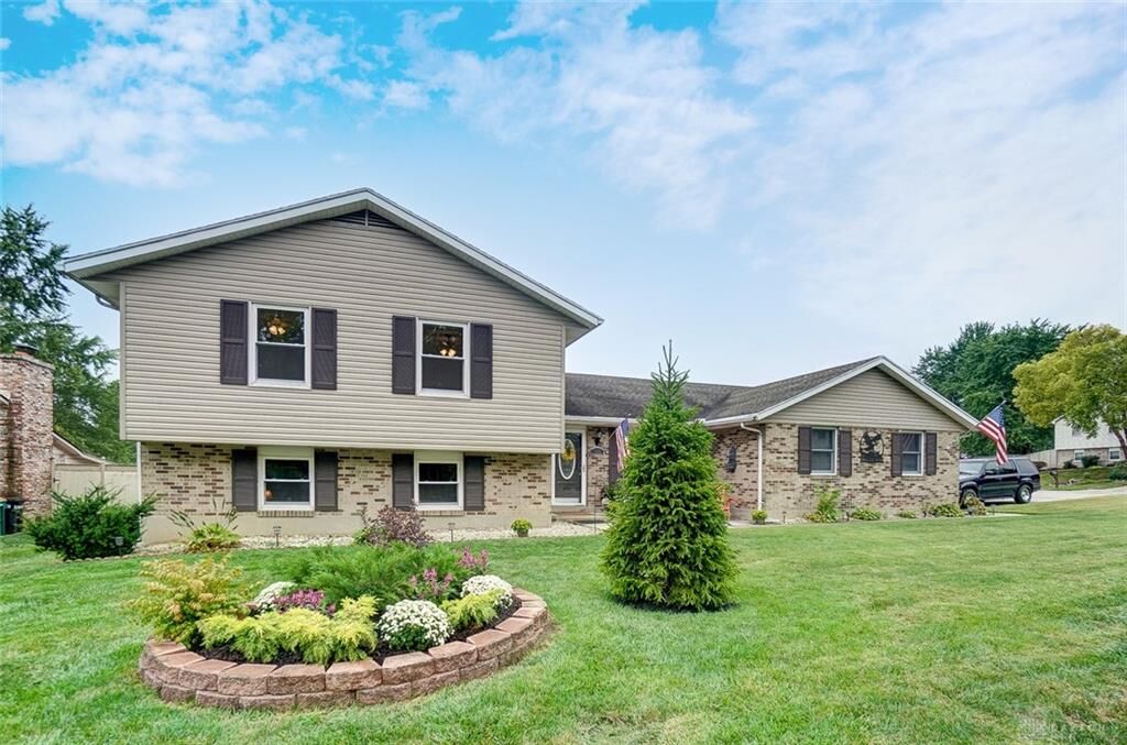 Property Photo: 135 Allspice Court OH 45066