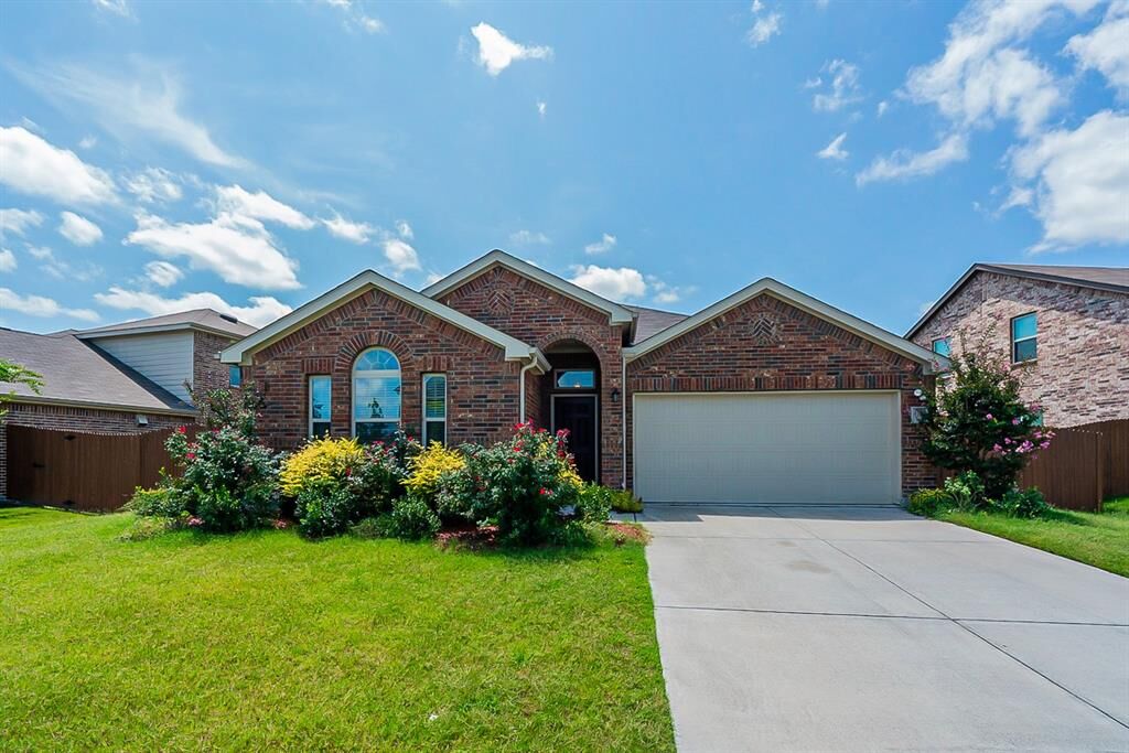 Property Photo: 4113 Gaillardia Way TX 75126