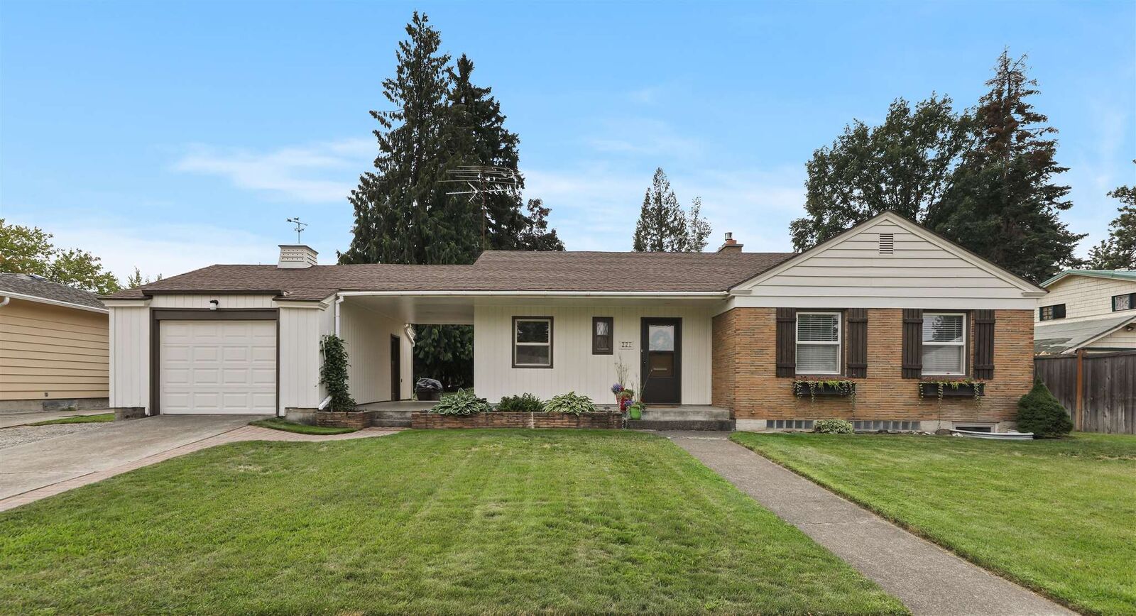 Property Photo:  221 W 31st Ave  WA 99203 