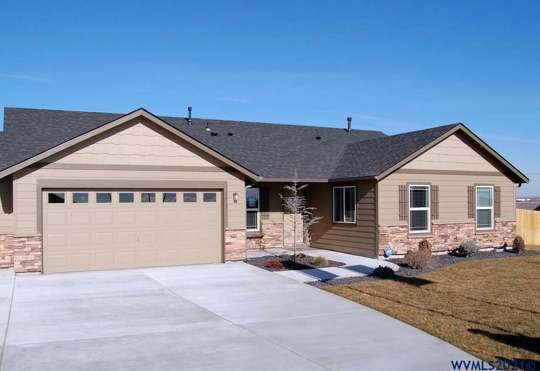 Property Photo: 967 27th Av OR 97386