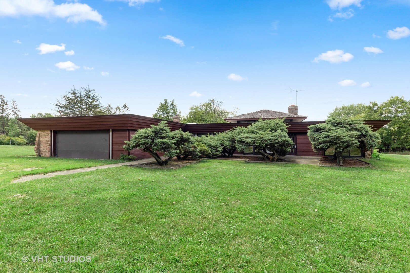 Property Photo:  212 Kimberly Road  IL 60010 