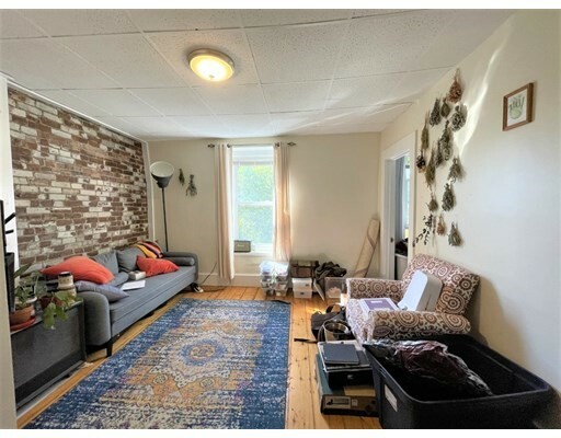 Property Photo:  9 School Street 3  MA 02143 