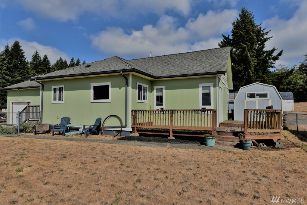 Property Photo:  5004 Roosevelt Blvd  WA 98312 