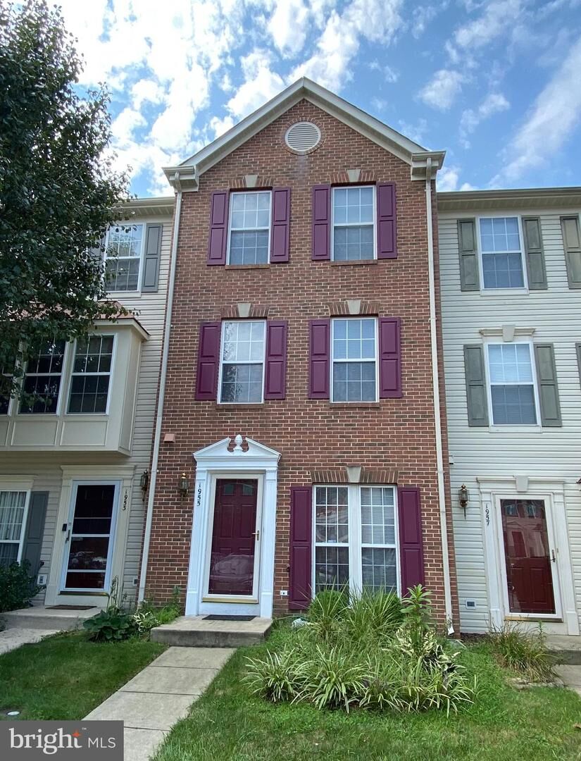 Property Photo:  1955 Teasel Court  VA 22192 