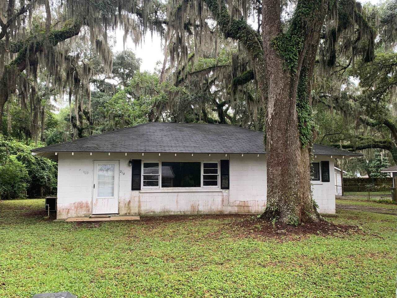 Property Photo:  213 East Hilton Avenue  GA 31548 