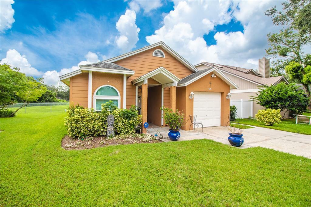 Property Photo:  505 Madrigal Court  FL 32825 