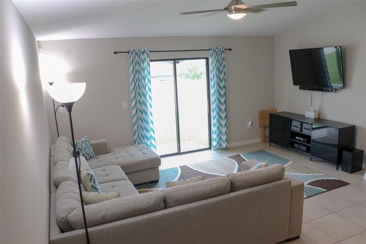 Property Photo:  10112 Rosemary Leaf Lane  FL 33578 