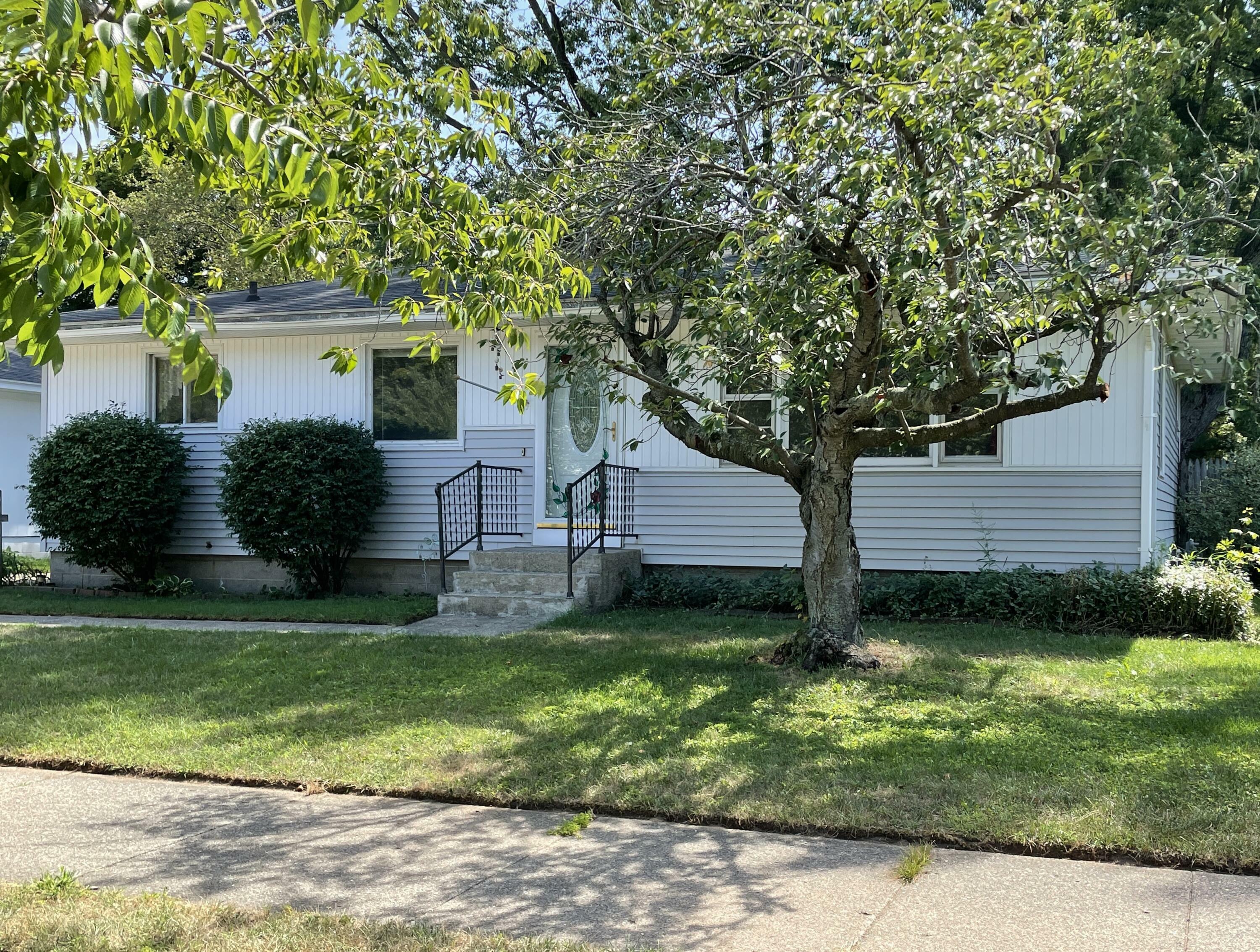 Property Photo:  354 W 31st Street  MI 49423 