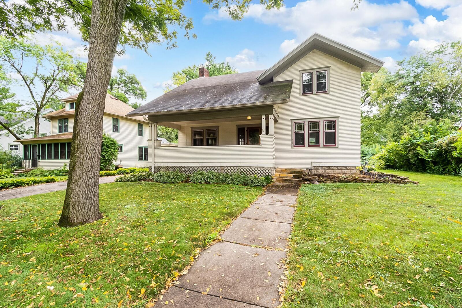 Property Photo:  700 4th Street E  MN 55057 