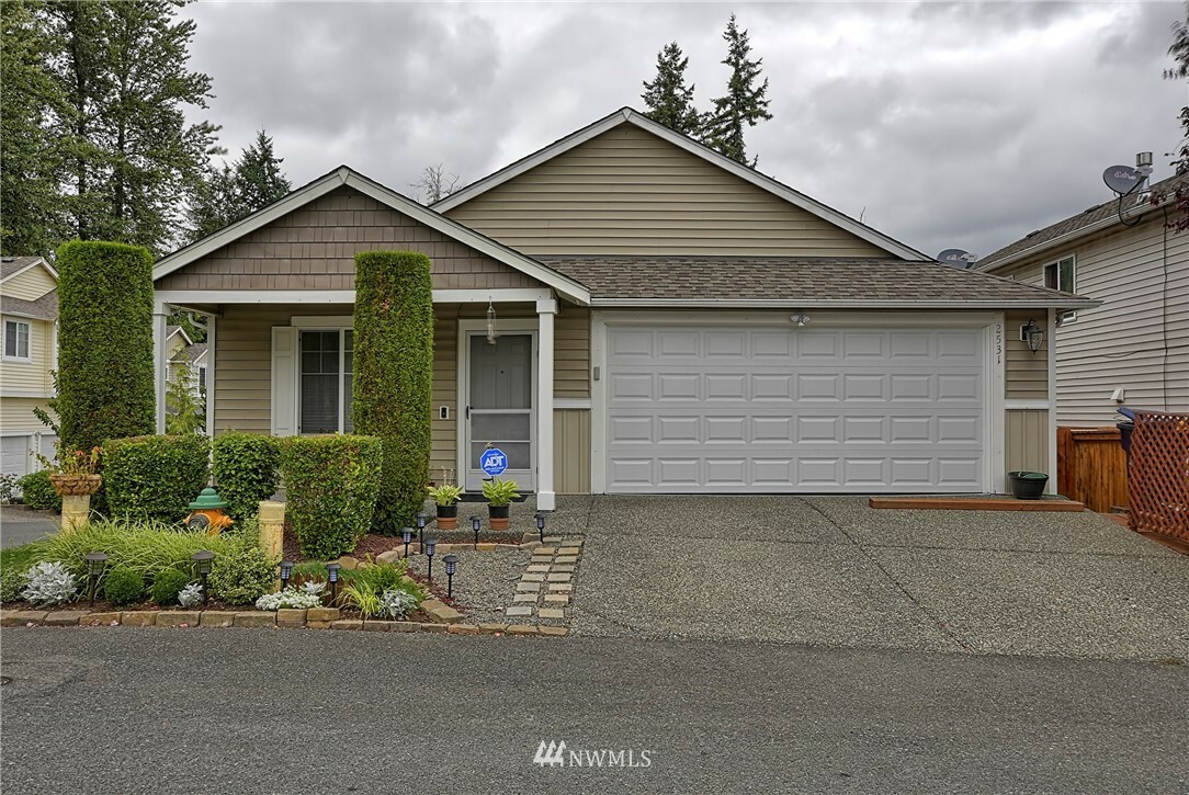 Property Photo:  2531 156th Place SW 44  WA 98087 