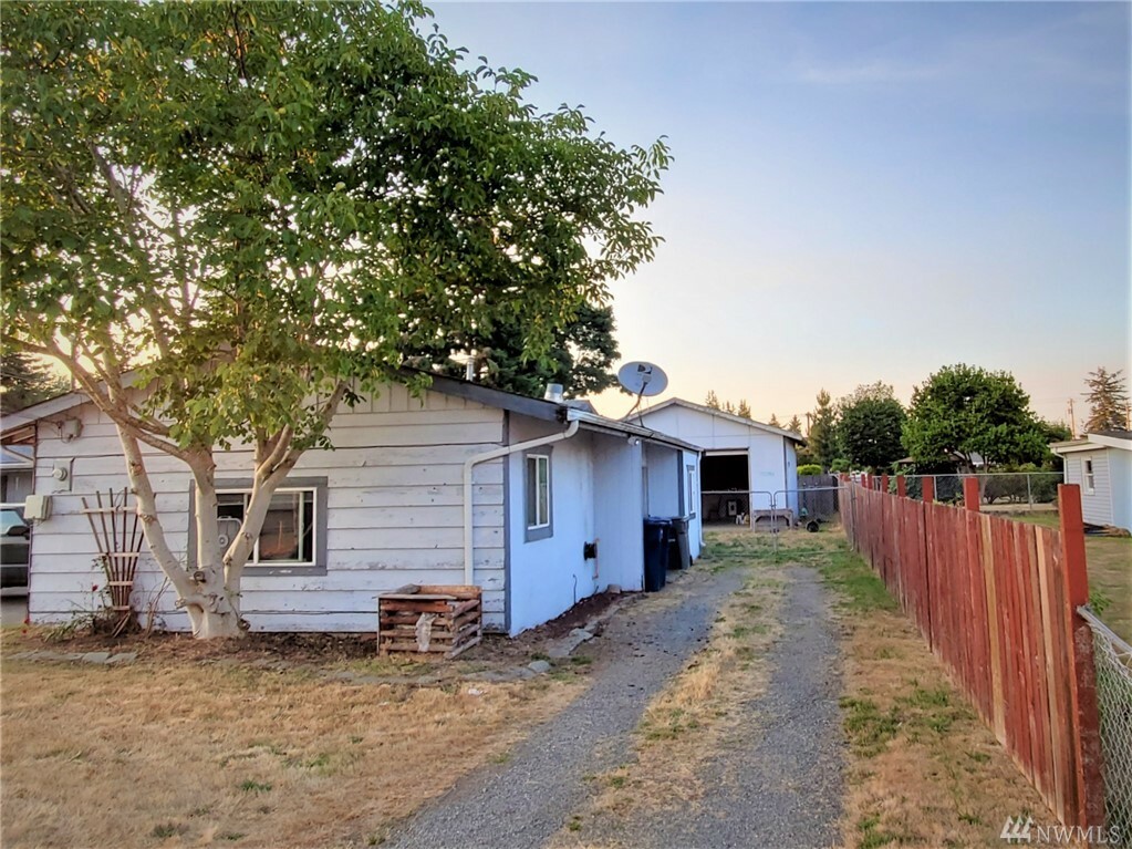 Property Photo:  4731 86th Place NE  WA 98270 