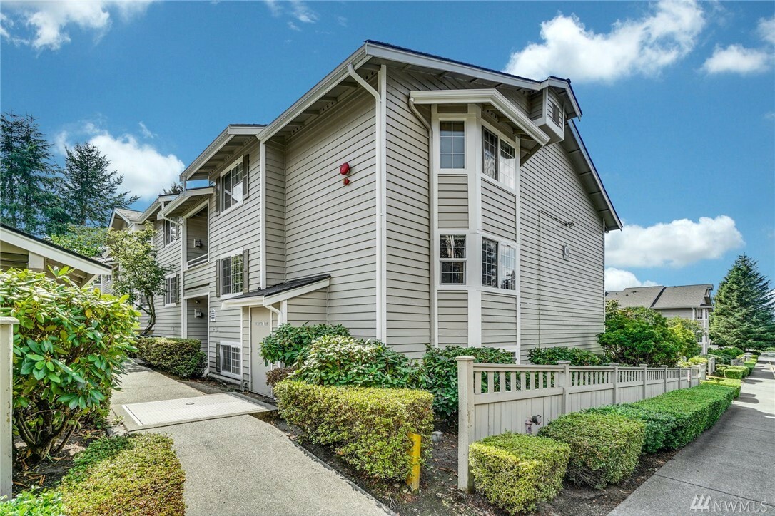 Property Photo:  14037 NE 181st St C205  WA 98072 