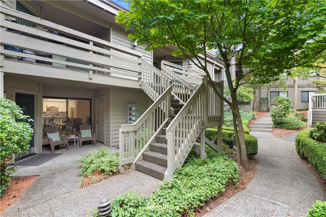 1286 Bellevu Way NE 5  Bellevue WA 98004 photo