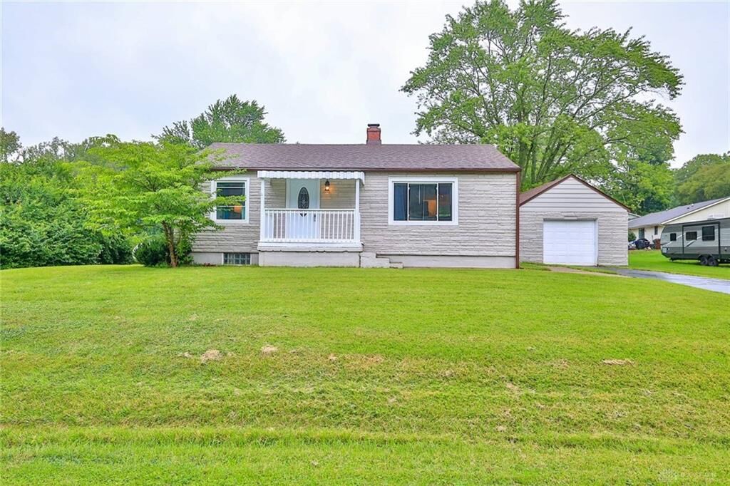 Property Photo: 1210 Wallaby Drive OH 45432