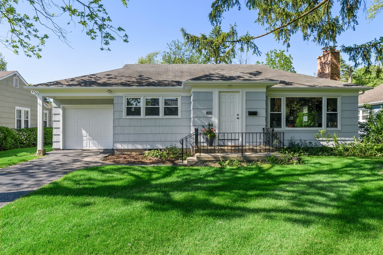 Property Photo:  1242 Arbor Vitae Road  IL 60015 