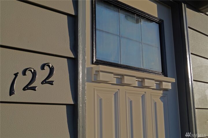 Property Photo: 122 E D St WA 98584