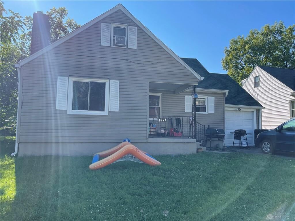 Property Photo: 1821 Kensington Drive OH 45406