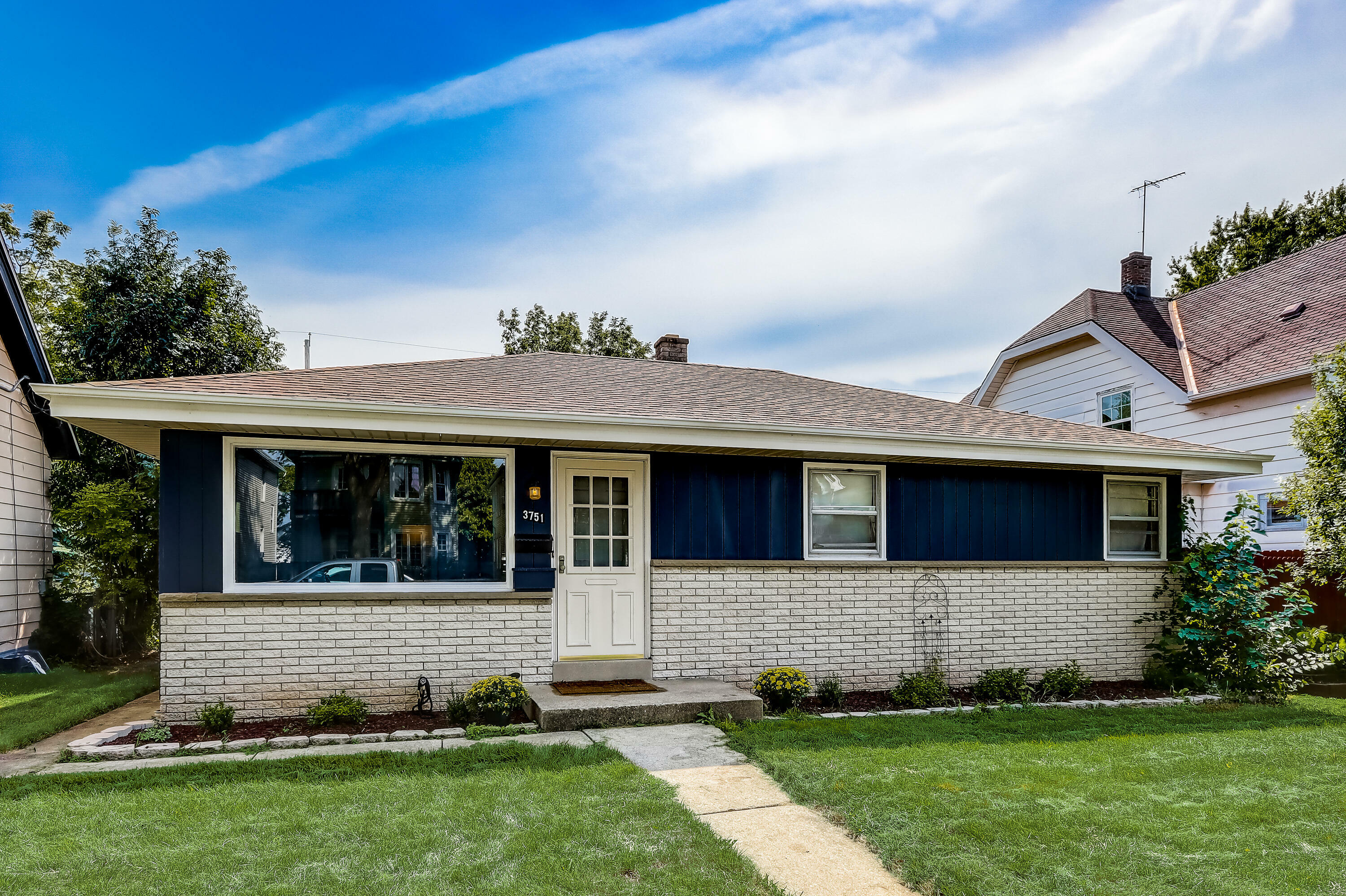 Property Photo: 3751 E Edgerton Ave WI 53110