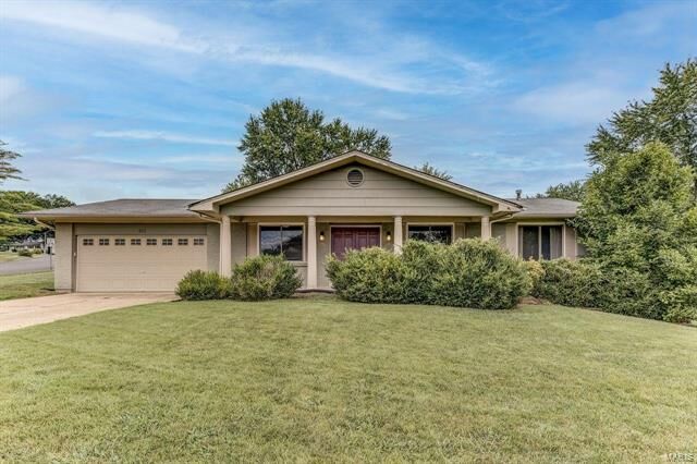 449 Rebecca Drive  St Charles  63301 photo