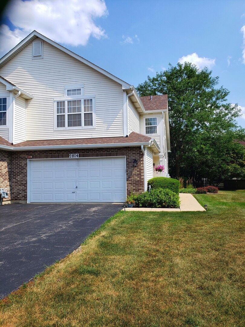Property Photo: 2814 Kentshire Court IL 60564