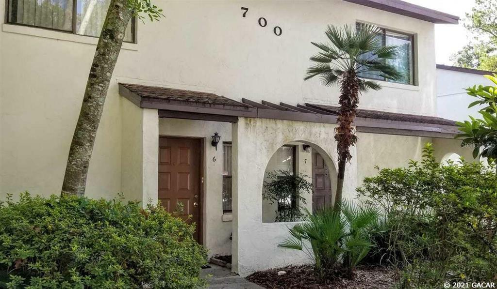 Property Photo:  2635 SW 35th Place 706  FL 32608 