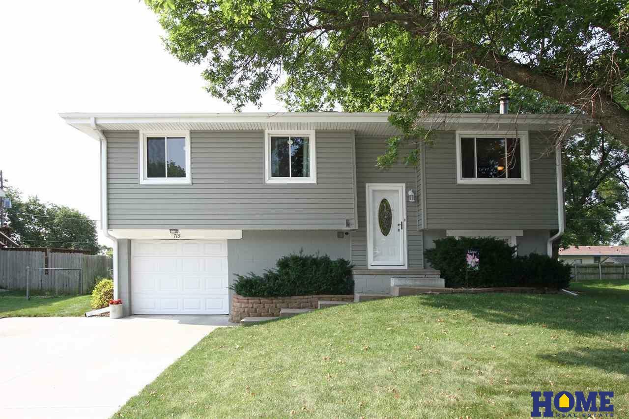 Property Photo:  713 W Elm  NE 68017 