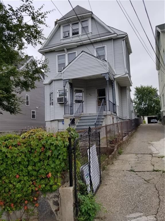 Property Photo:  27 Cedar Place  NY 10705 